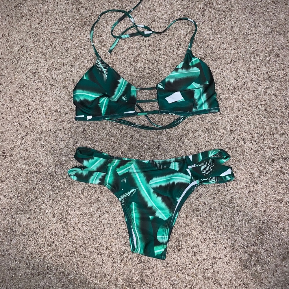 Zaful Leaf Print Bikini